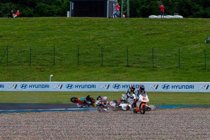 Start crash at KJC Race at Autodrom Most, Brüx / Tschechien