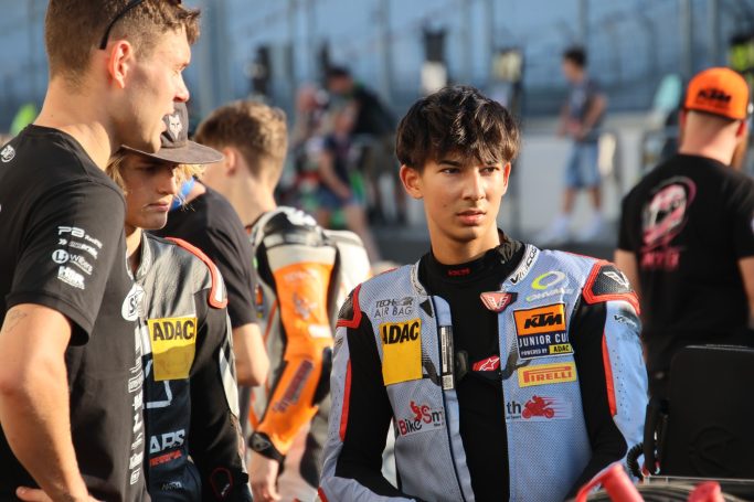 Marco Fetz gibt Tipps für KTM Junior Cup Fahrer