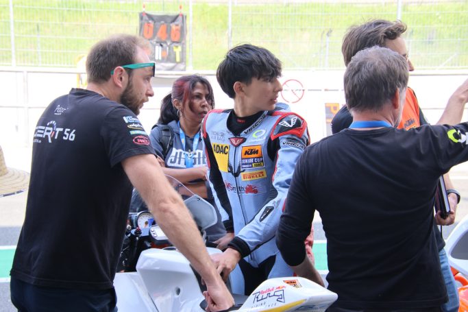 Brandon #21 mit Riding Coach Filip Altendorfer, Team GERT56 